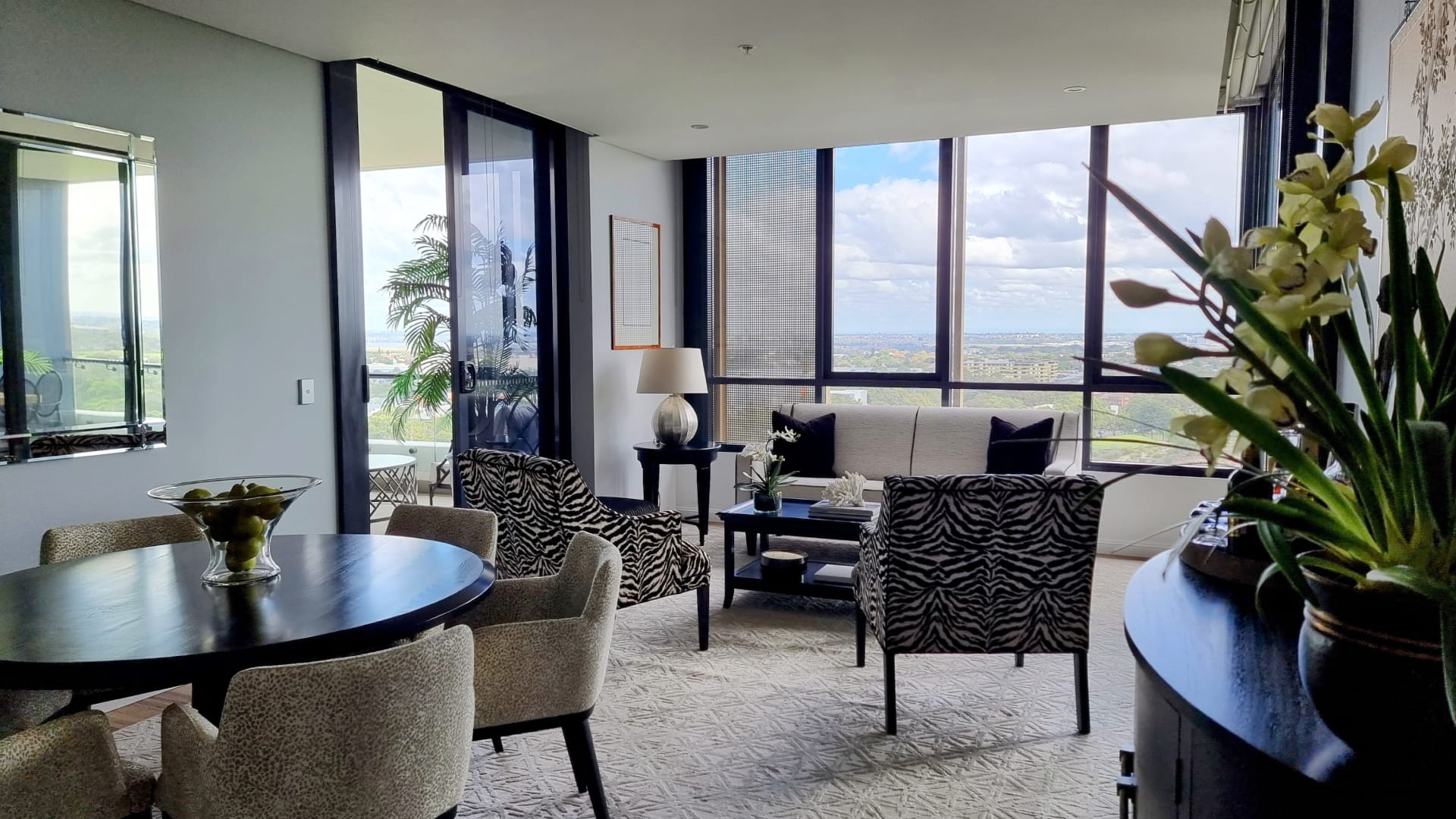 Eastgardens Project — city apartment